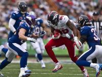 开云体育登录-绝境中的双星闪耀，东契奇压力下完成爆发，深圳队战术压制黄蜂的启示