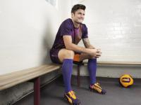 开云足球直播-跨界狂飙，当米切尔在F1赛道斩落太阳，体育宇宙的规则由谁书写？