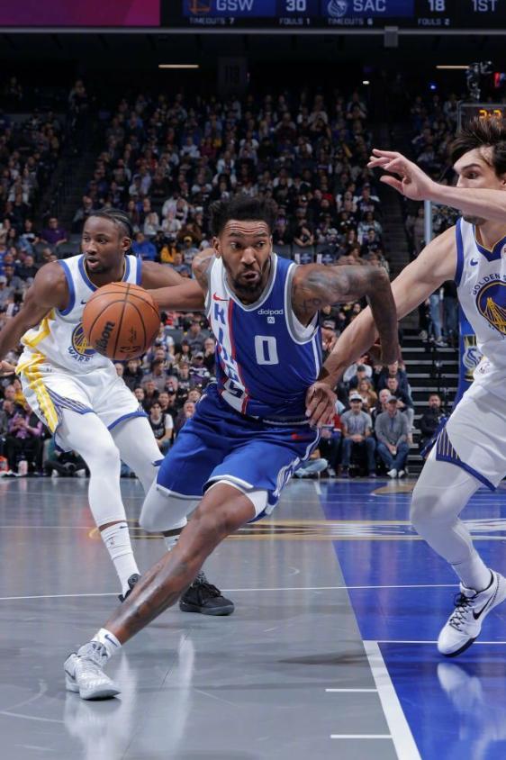 包含斯图加特惨遭逆转，遗憾错失重要分的词条