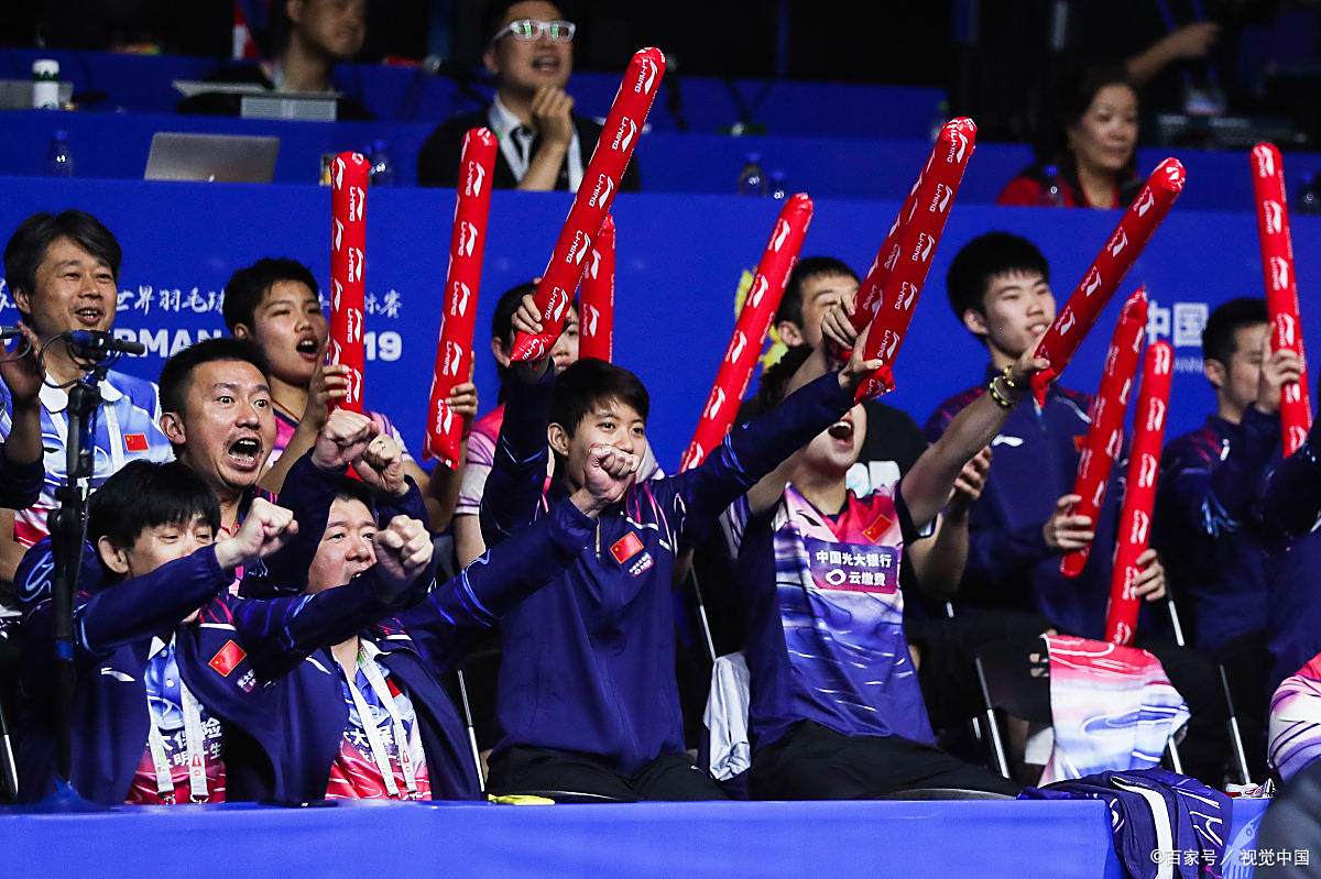 比赛过程中,球员们相互协作,打出了精彩的比赛 比赛过程中,球员们相互协作,打出了精彩的比赛