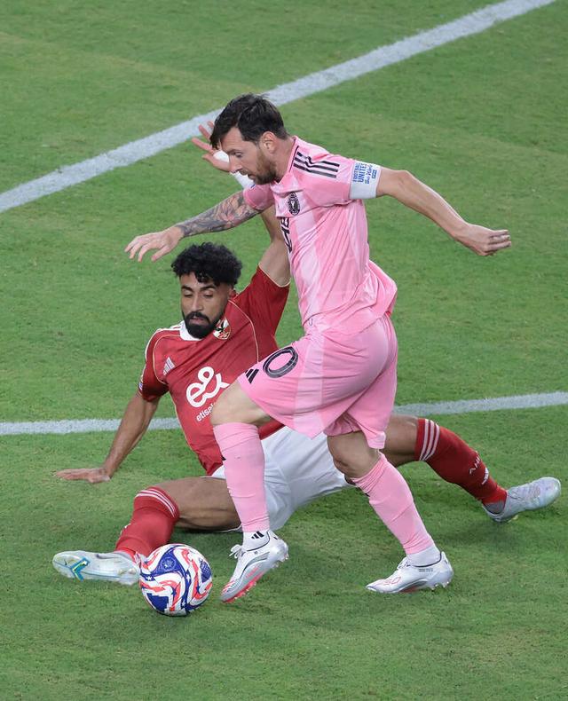 梅西助攻带球突破,巴萨轻松杀进 梅西助攻带球突破,巴萨轻松杀进