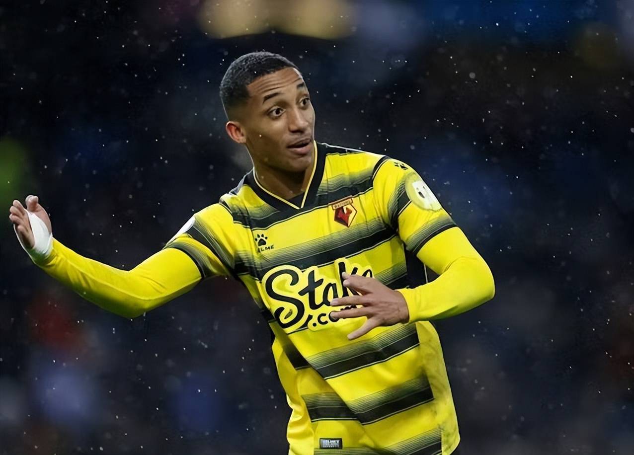 意大利劲旅签下潜力边锋，冲击联赛头名