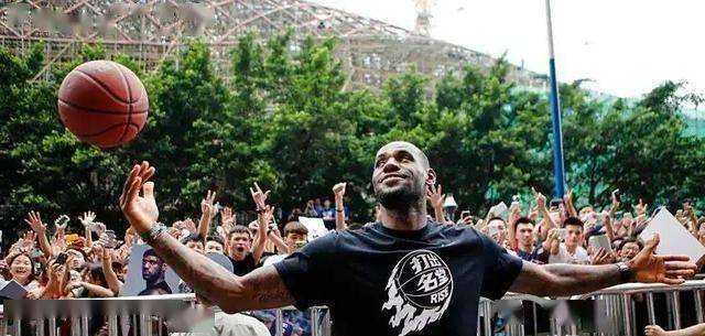 包含外洲篮球职业联赛开启,新赛季掀起狂潮的词条 包含外洲篮球职业联赛开启,新赛季掀起狂潮的词条