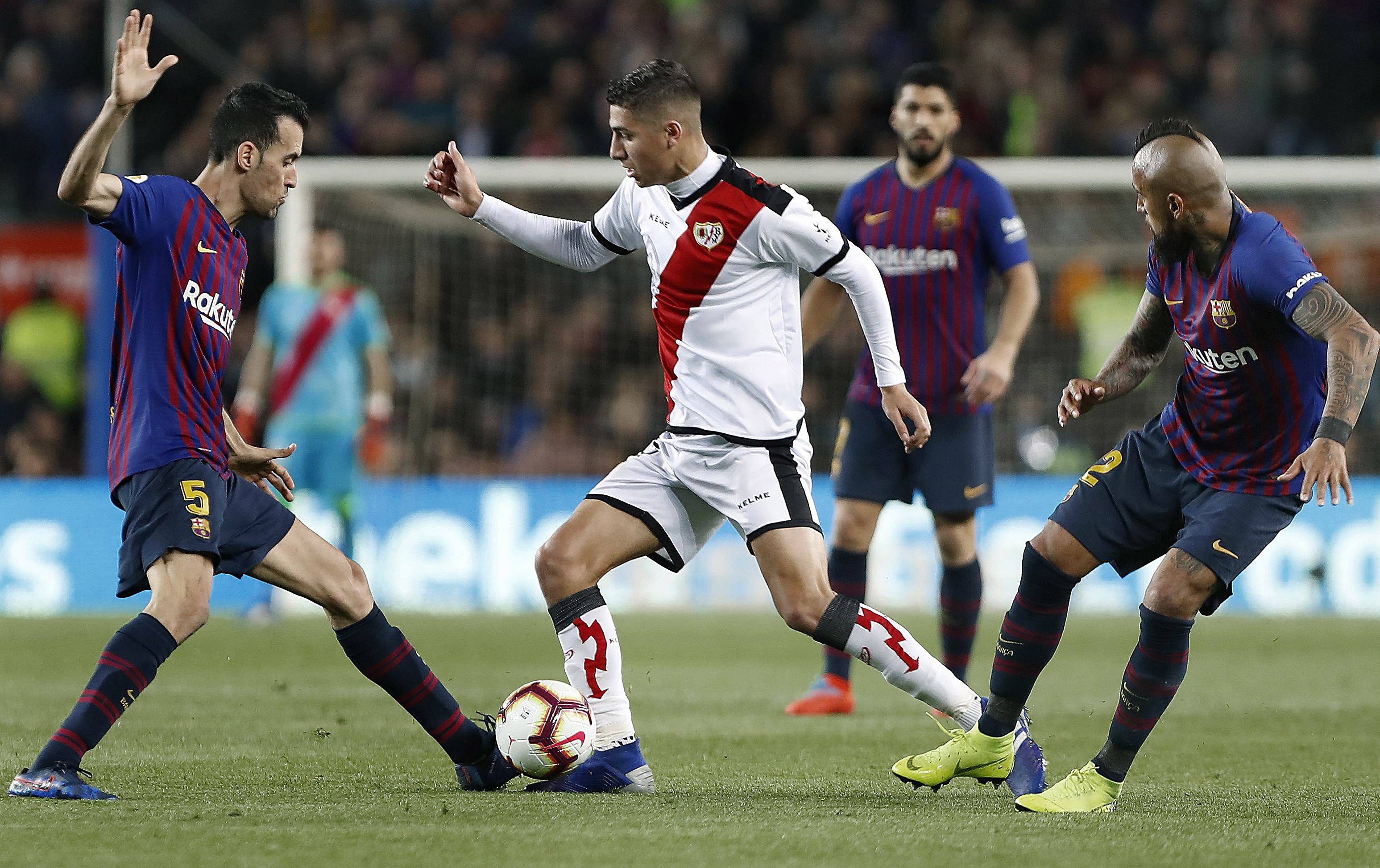 巴塞罗那球星受伤退出赛场，影响球队战术调整