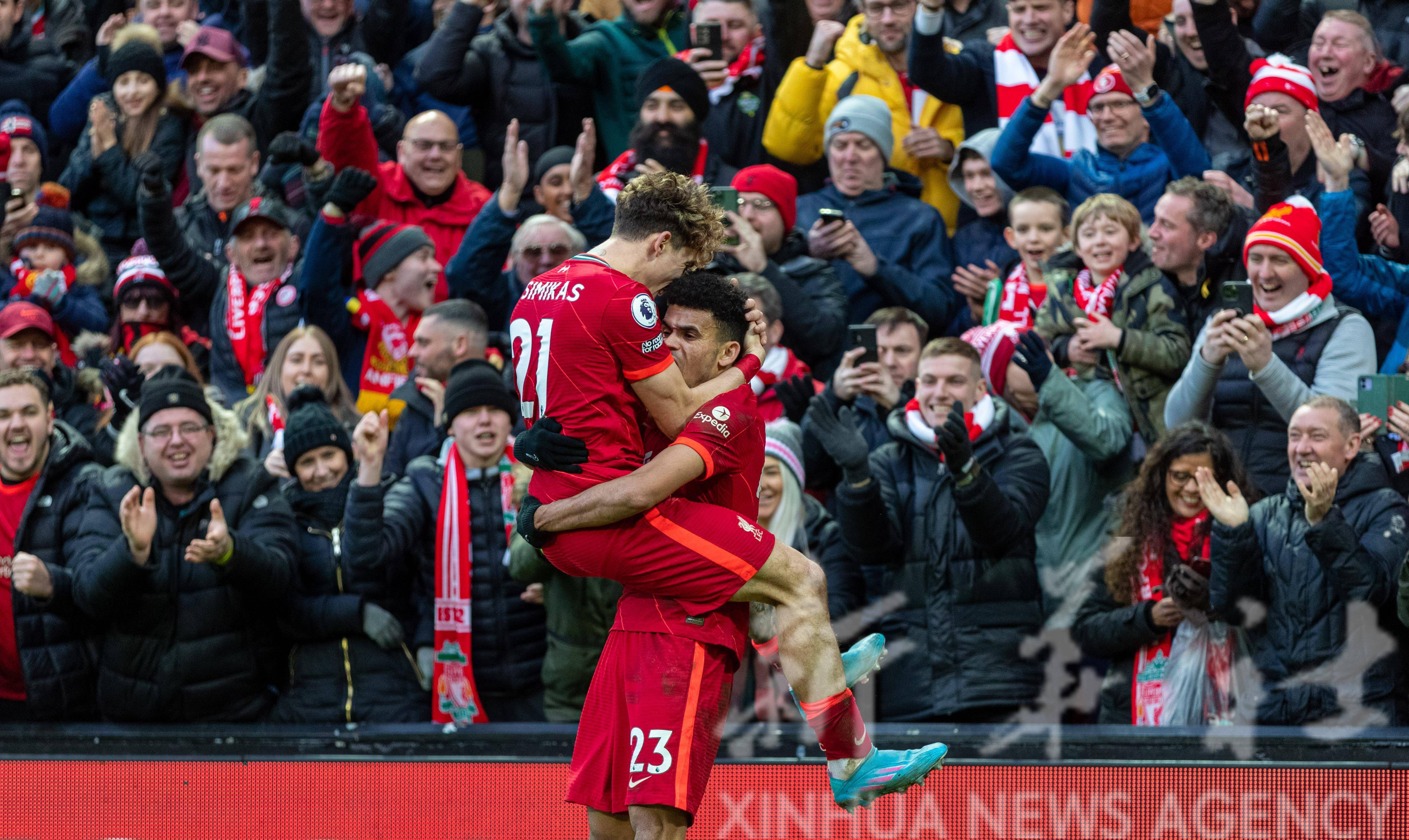 关于利物浦球员集体庆祝进球，团结一致的信息