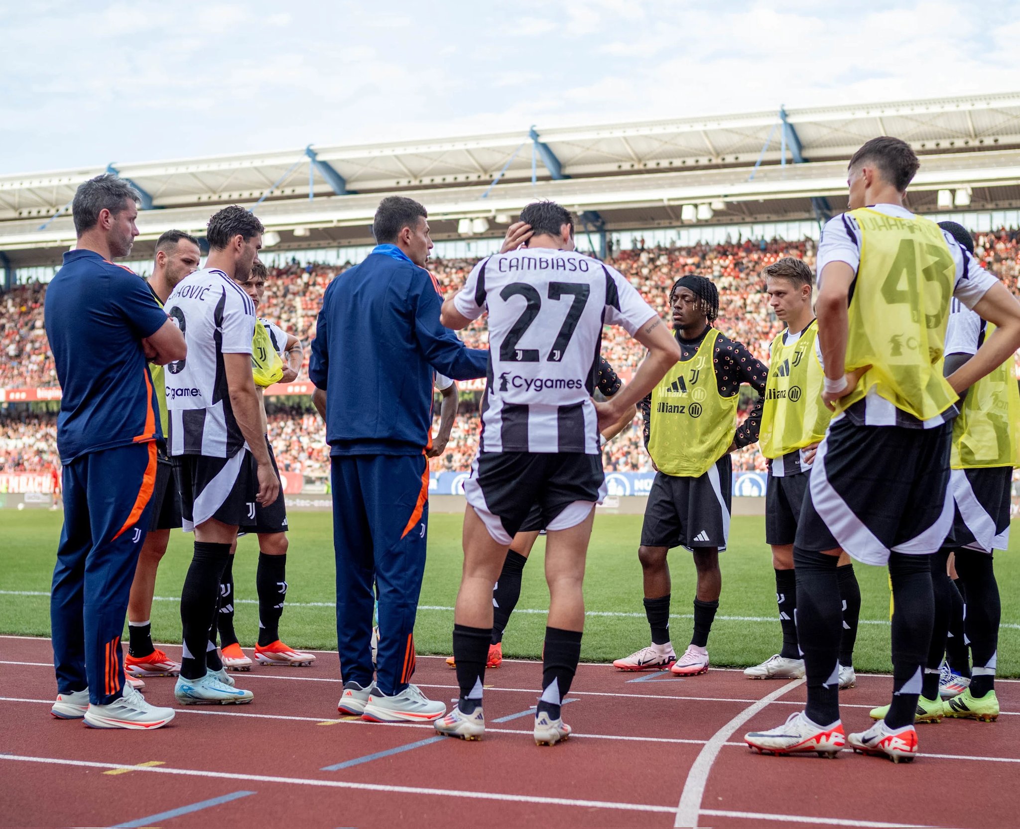 尤文图斯防守坚固,全队精诚合作的简单介绍 尤文图斯防守坚固,全队精诚合作的简单介绍