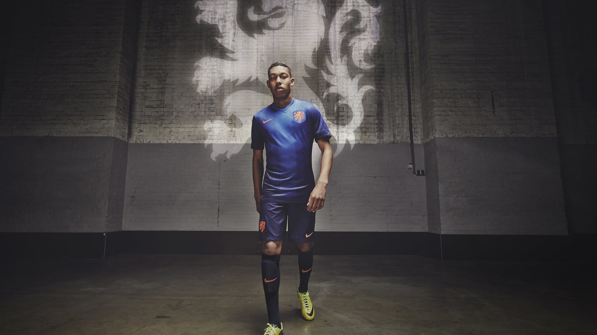 勒沃库森提前终结悬念，托尼成关键先生，阿尔及利亚足球的启示