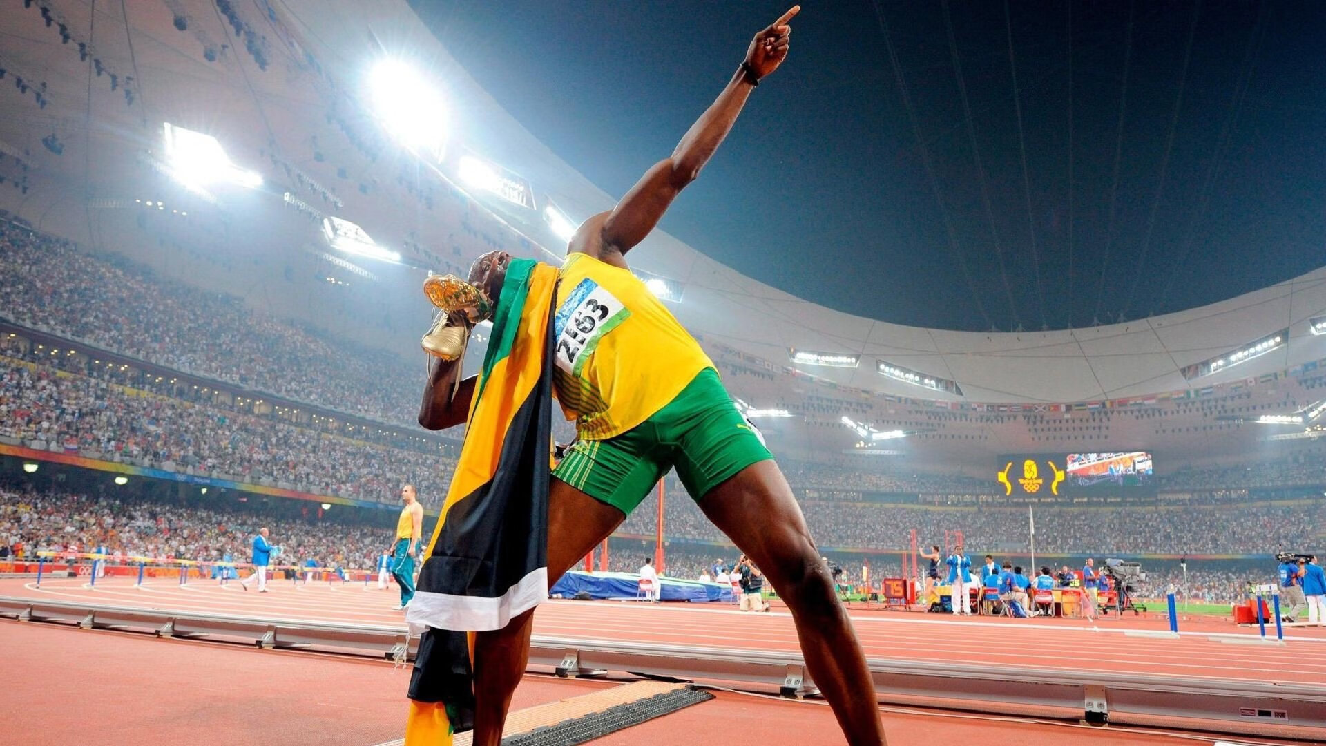 赛道上的逆袭，红牛车队翻盘索伯，勒克莱尔高光时刻